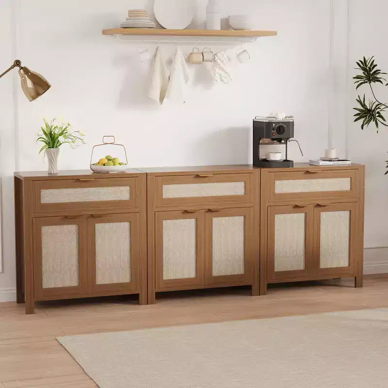 Credenza a Buffet 34 con Scomparti, Mobile Contenitore in Legno con Ripiani Regolabili, Cassetti e Ante in Rattan