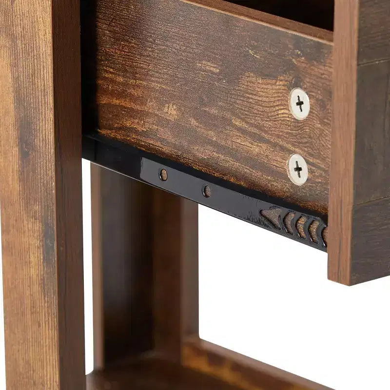 Comodino rustico in rattan con cassetto e ripiano aperto, tavolino da notte per camera da letto