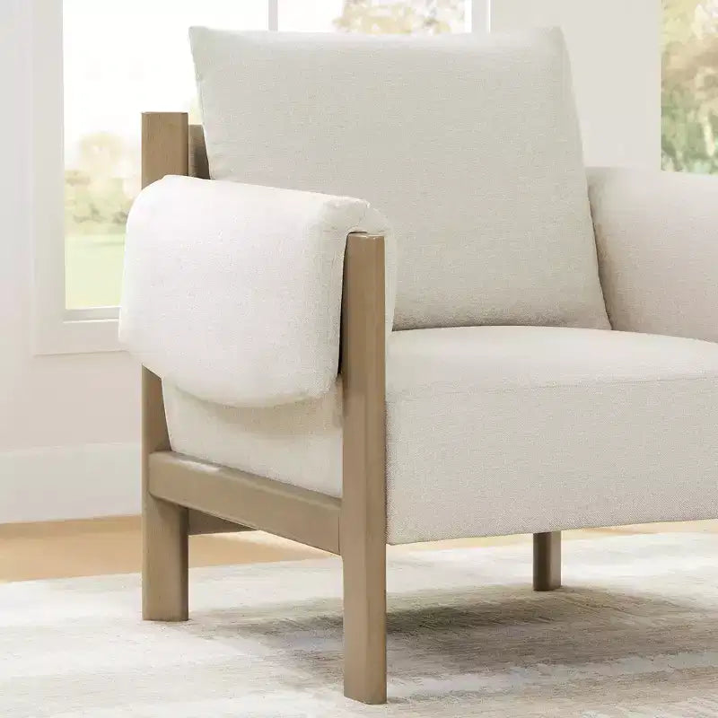 Poltrona d'accento imbottita Mid-Century con gambe in legno massello di Hevea, tessuto in lino, grigio tenue