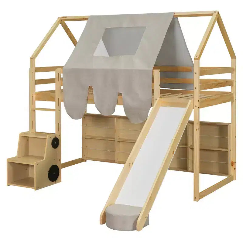 Letto a soppalco basso per bambini con scivolo e ripiani, struttura in legno a forma di casetta con tenda e scale